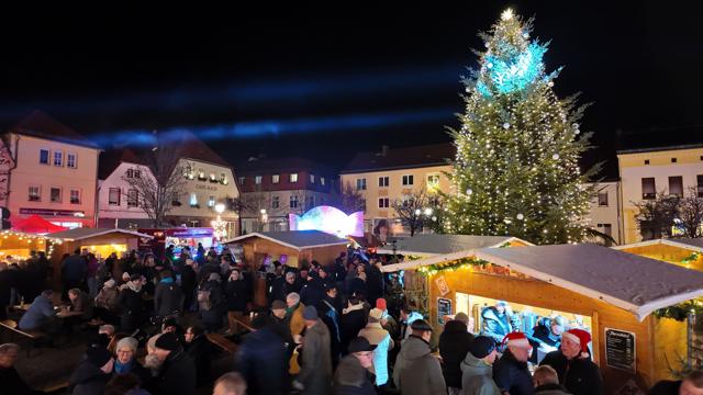Marktplatz Calau beim Weihnachtsmarkt. , Foto: Matthias Nerenz, Lizenz: Matthias Nerenz
