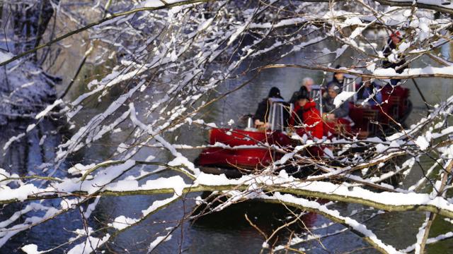 winterliche Kahnfahrt, Foto: M. Huhle, Lizenz: Amt Peitz/Picnjo