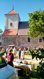Stegelitzer Wochenmarkt vor Dorfkirche, Foto: Adrian Rompel, Lizenz: Adrian Rompel