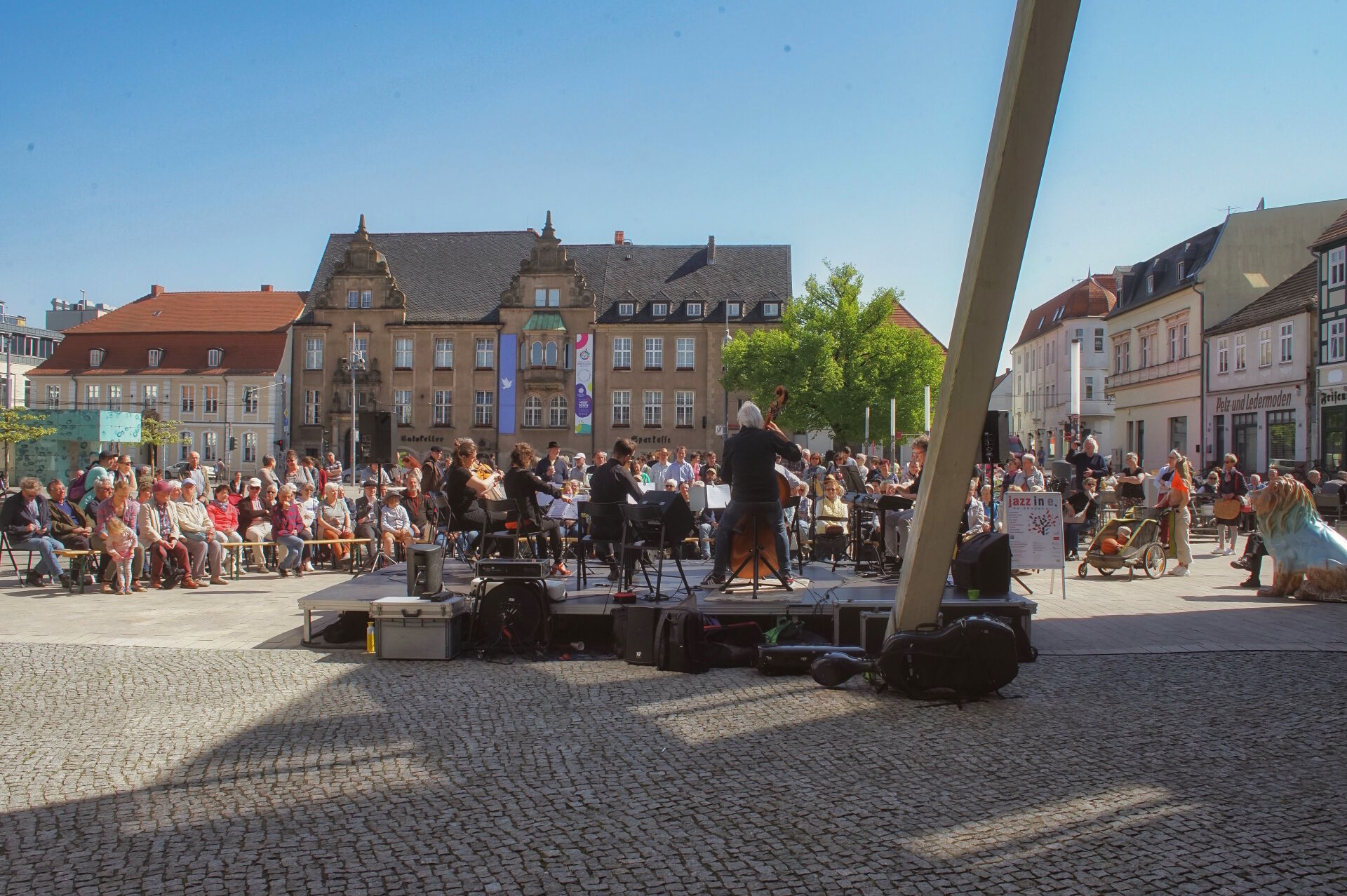Marktplatz am Paul-Wunderlich-Haus Marktplatz am Paul-Wunderlich-Haus, Foto: Klaus Gollin