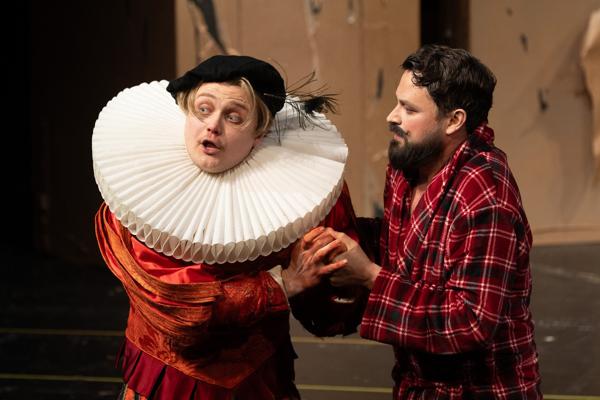 Szene aus PENSION SCHÖLLER, Foto: Bernd Schönberger, Lizenz: Brandenburgische Kulturstiftung Cottbus-Frankfurt (Oder)