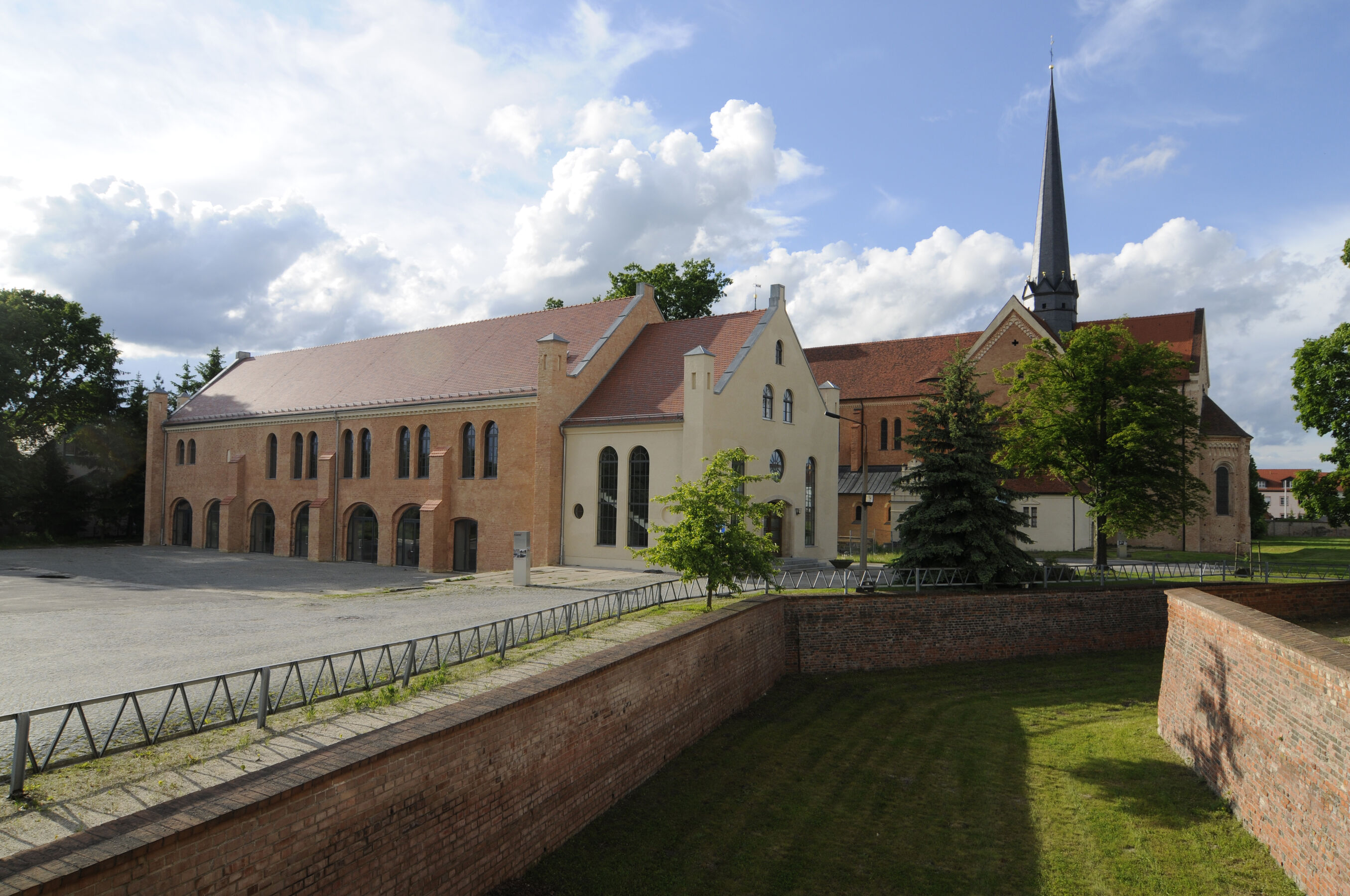 Kirche und Refektorium, Foto: Stadt Doberlug-Kirchhain, Lizenz: Stadt Doberlug-Kirchhain