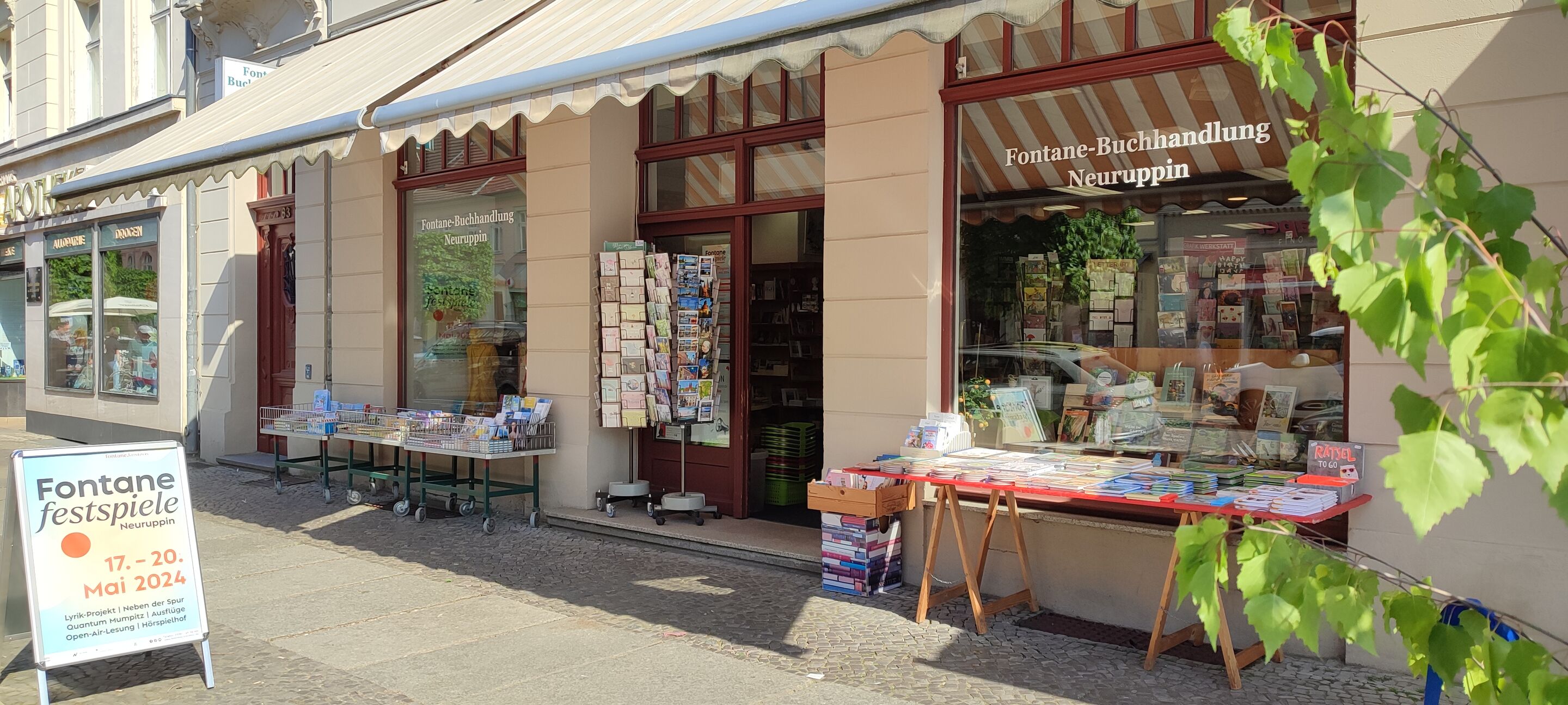 Buchhandlung von außen, Foto: Anja Vollmer, Lizenz: Fontane-Buchhandlung