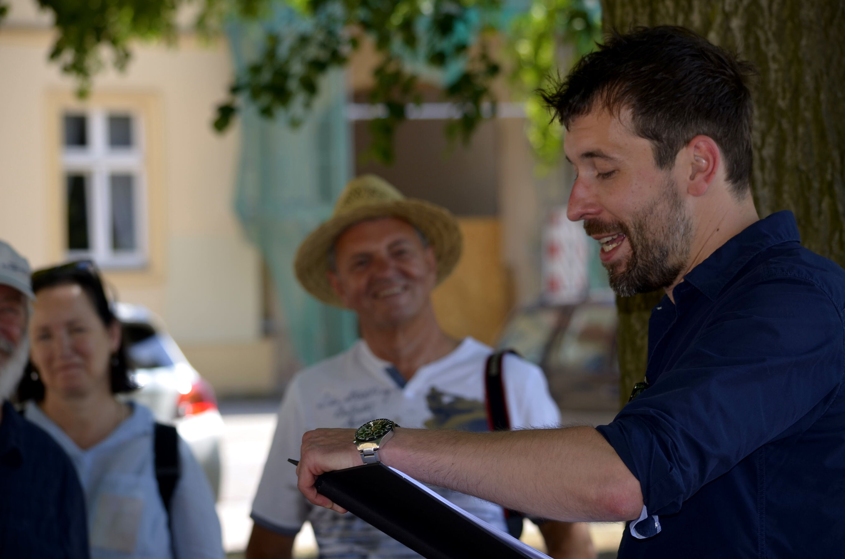 Literarischer Fontane-Stadtspaziergang mit Hans Machowiak, Foto: Dietmar Stehr, Lizenz: Fontane-Festspiele gUG