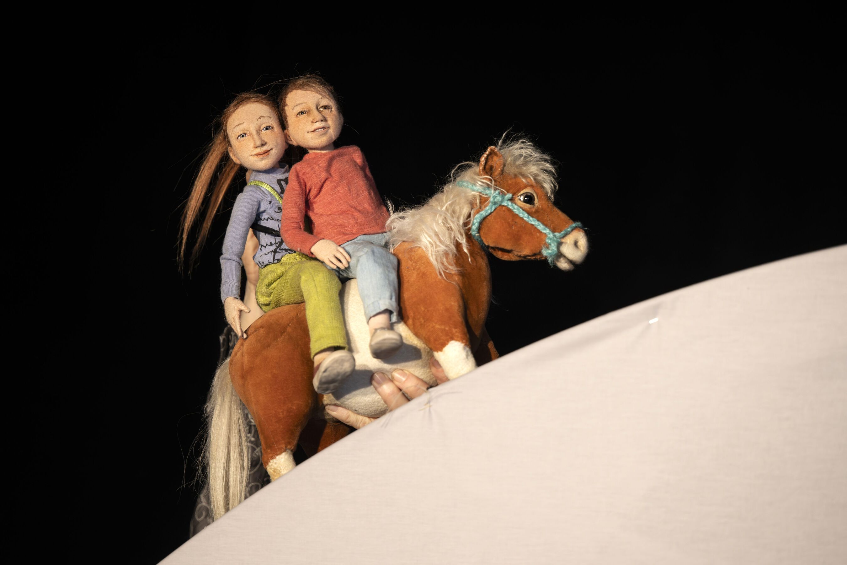 Pony im Koffer 1, Foto: Lutz Edelhoff, Lizenz: Dorothee Carls
