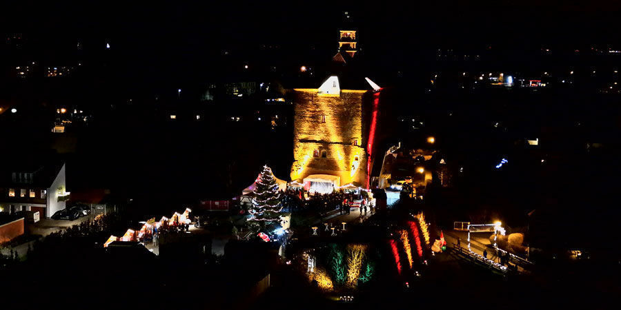Weihnachtsmarkt am Festungsturm, Foto: M. Huhle, Lizenz: Amt Peitz