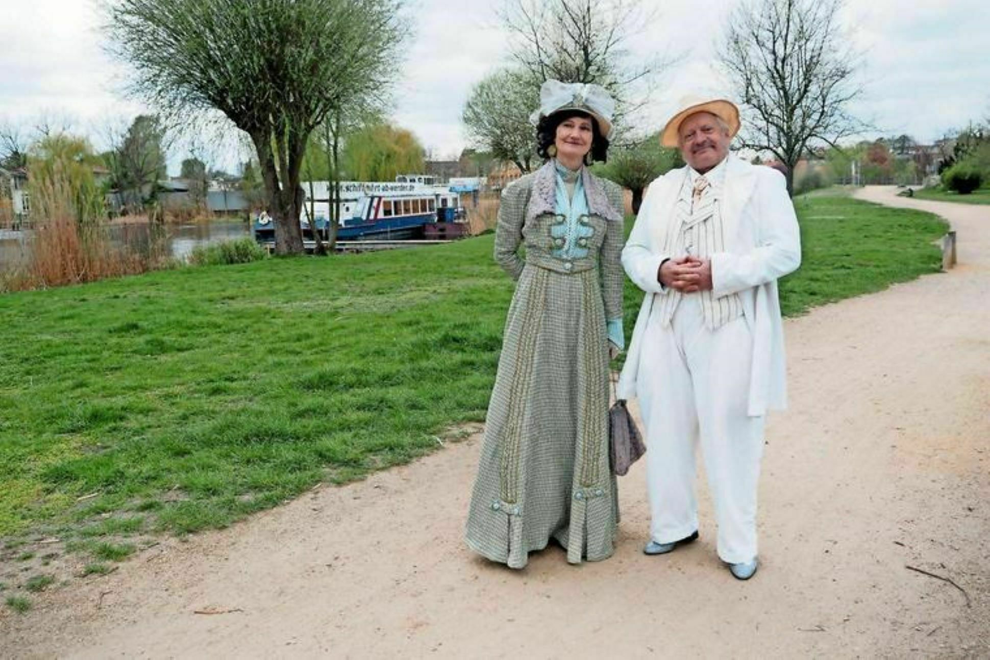 Edward Scheuzger als Fontane und Michaela Wrona als Baronin von Ardenne von der Comédie Soleil Werder, Foto: Theater Comédie Soleil, Lizenz: Theater Comédie Soleil