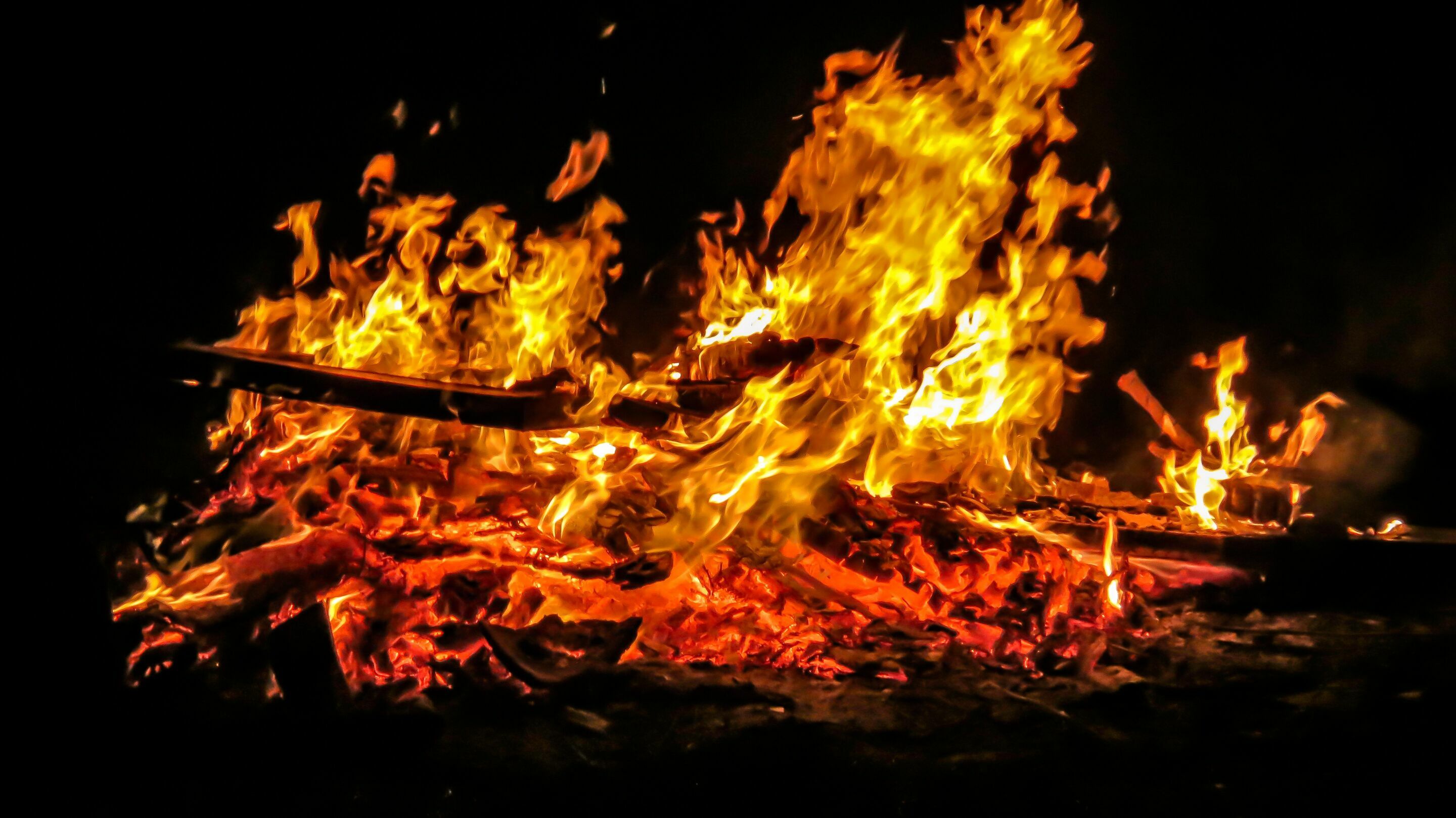 Osterfeuer, Foto: Ulrike Bohr, Lizenz: Pixabay