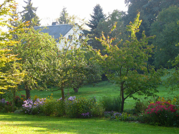 Garten in der Malche, Foto: https://missionshaus-malche.de/index.php/umgebung/malche-tal