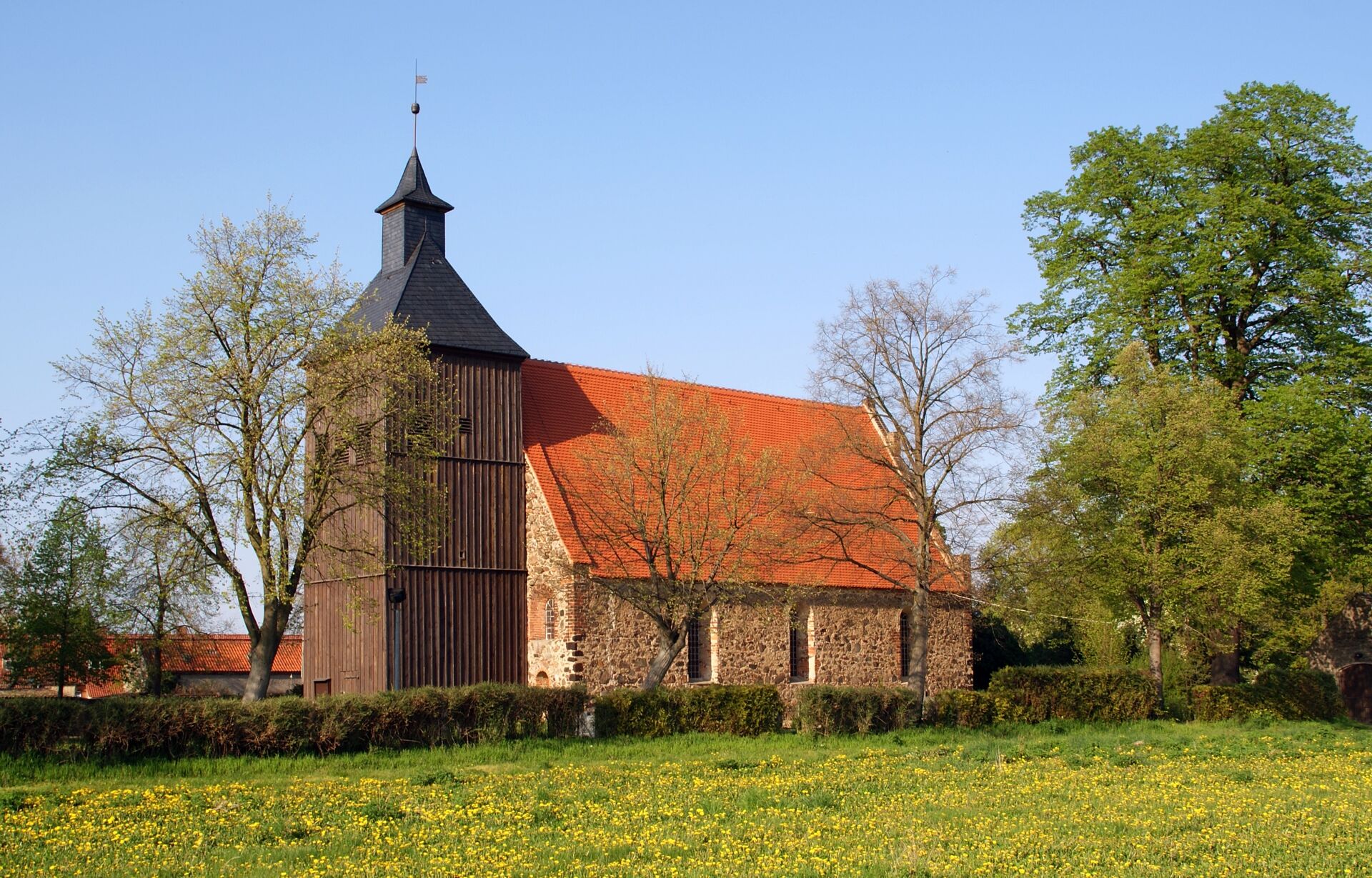 Kirche Frankendorf, Foto: Claudia Donat, Lizenz: Naturpark Niederlausitzer Landrücken